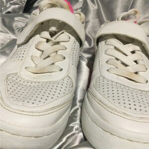 Vince Camuto White Leather Sneakers Pink Accents Velcro Strap Women's 7.5